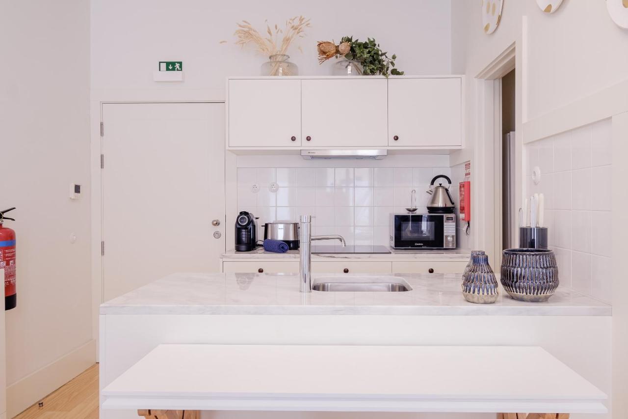 Boutique Rentals-Flores Terrace Historical Centre Porto Luaran gambar