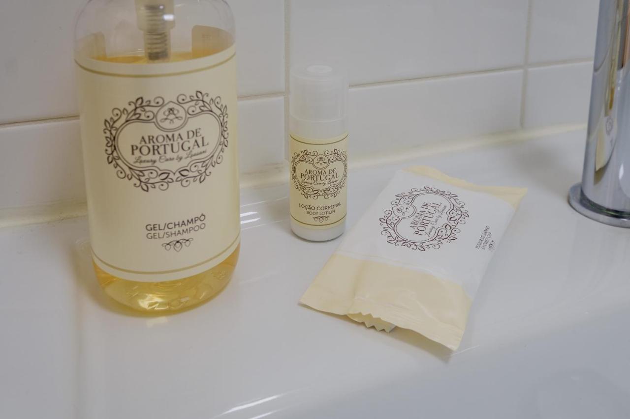 Boutique Rentals-Flores Terrace Historical Centre Porto Luaran gambar