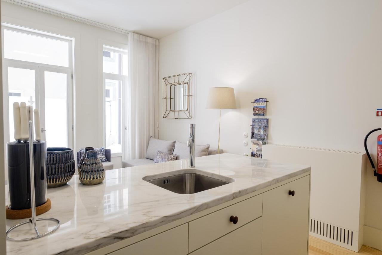 Boutique Rentals-Flores Terrace Historical Centre Porto Luaran gambar