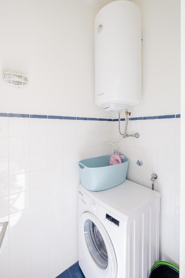 Boutique Rentals-Flores Terrace Historical Centre Porto Luaran gambar